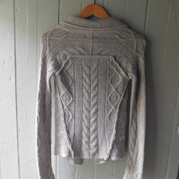 🦔🐾 Cable Wool Cardigan - Picture 12 of 13